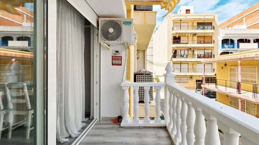 Apartamento de 75m² en Torrevieja, Spain No. 1346 № 2