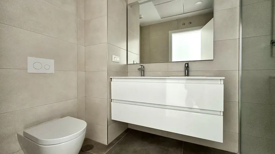 Apartamento de 2 dormitorios en Benidorm, Spain No. 525 № 8