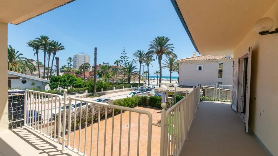 Villa de 293m² en La Zenia, Spain No. 1381