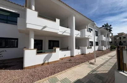 Apartamento de 2 dormitorios en Campoamor, Spain No. 987