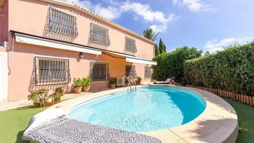 Apartamento de 4 dormitorios en Finestrat, Spain No. 1014 № 1