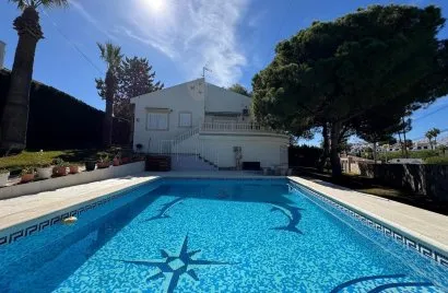 Villa de 3 dormitorios en Cabo Roig, Spain No. 106