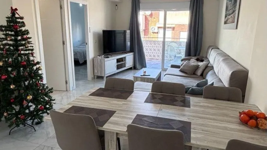 Apartamento de 3 dormitorios en Torrevieja, Spain No. 953