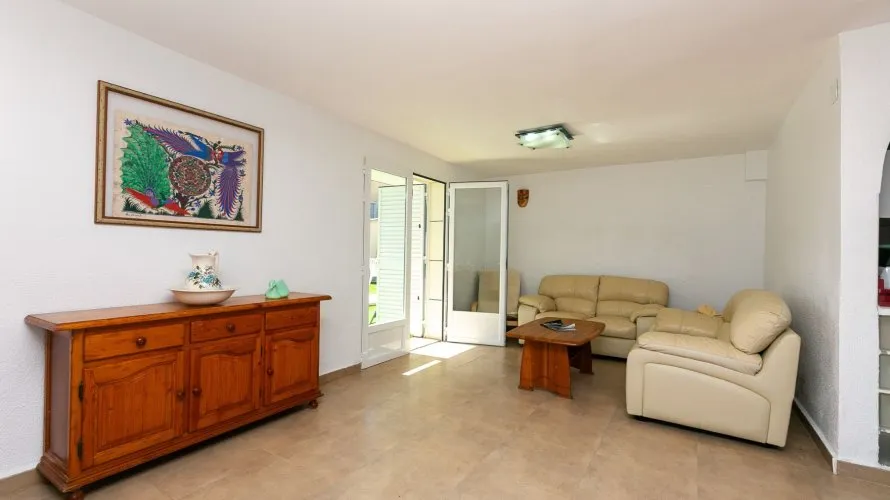 Villa de 293m² en La Zenia, Spain No. 1381 № 6