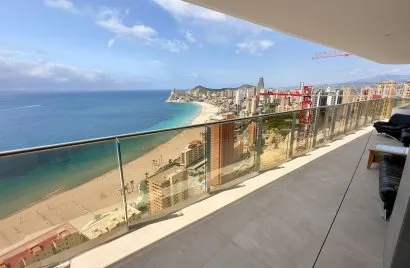 Ático de 3 dormitorios en Benidorm, Spain No. 569