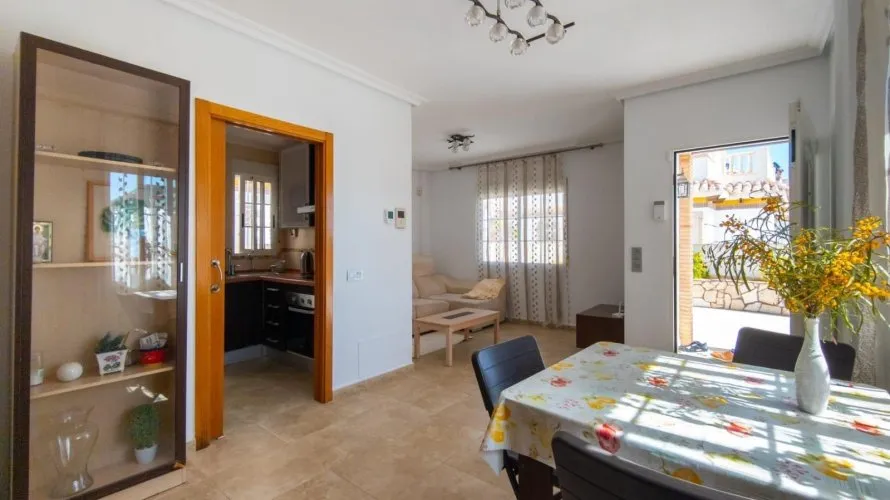 Сasa de 3 dormitorios en La Mata, Spain No. 222 № 11