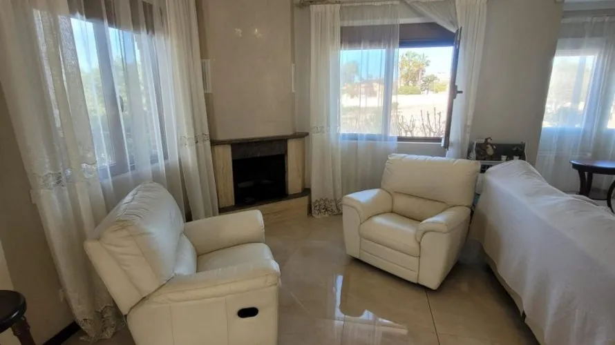Villa de 5 dormitorios en Ciudad Quesada, Spain No. 548 № 4