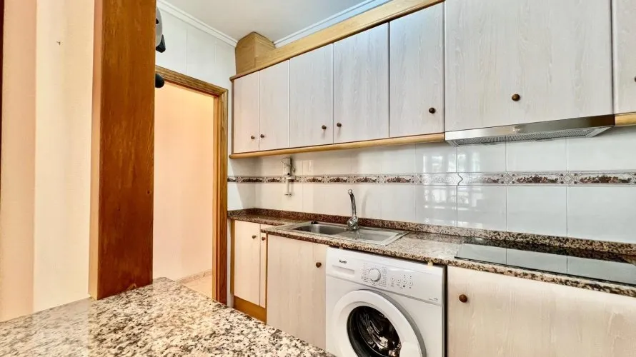 Apartamento de 2 dormitorios en Torrevieja, Spain No. 2782 № 4