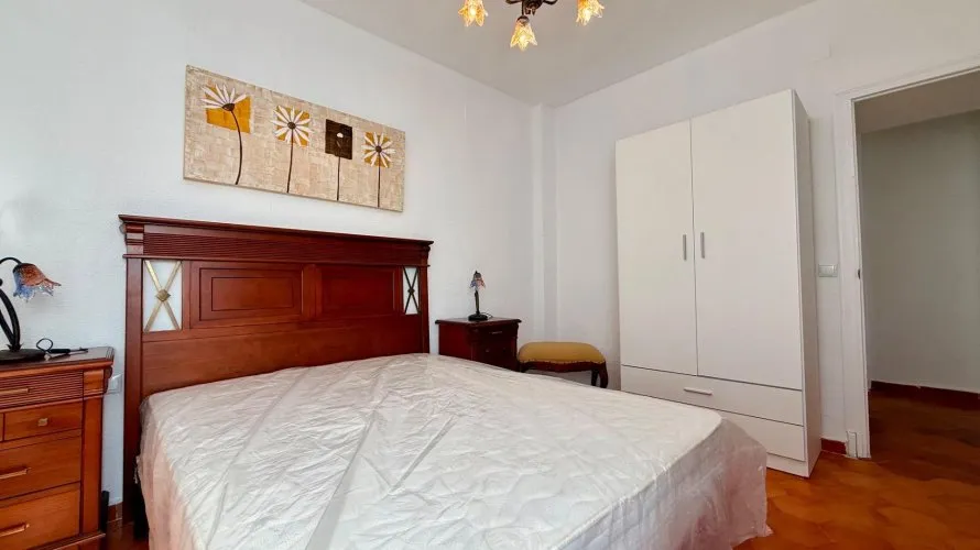 Apartamento de 3 dormitorios en Alicante, Spain No. 2709