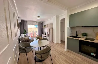 Apartamento de 2 dormitorios en Torrevieja, Spain No. 1438