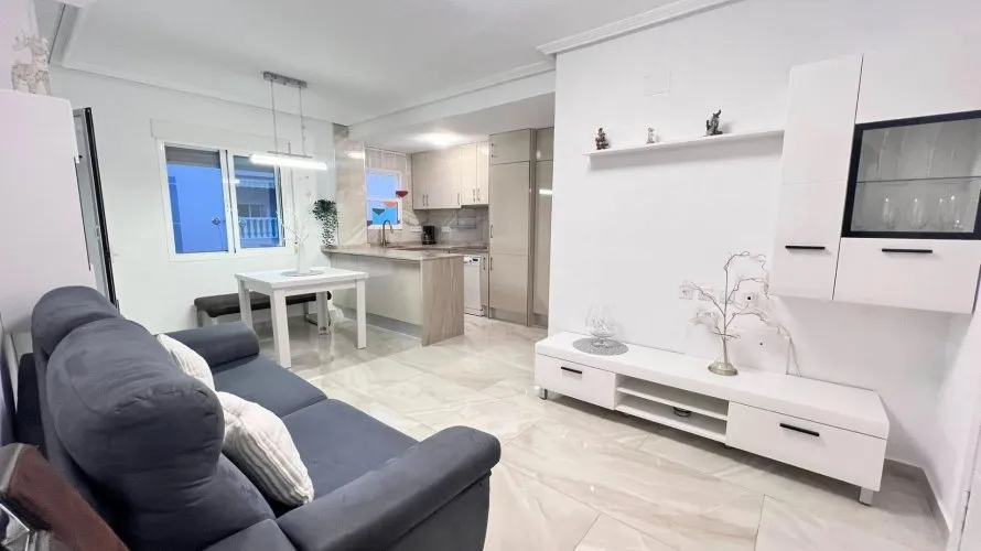 Apartamento de 60m² en Torrevieja, Spain No. 2702 № 5