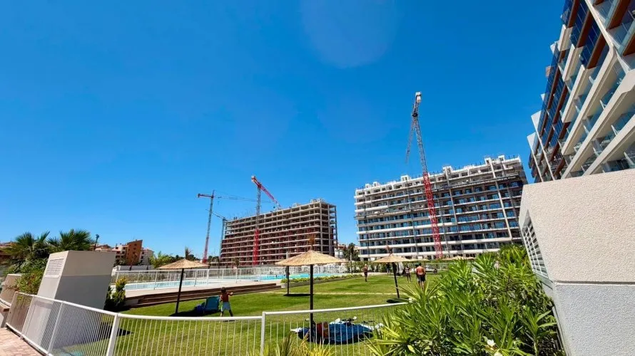 Apartamento de 2 dormitorios en Torrevieja, Spain No. 1532 № 3