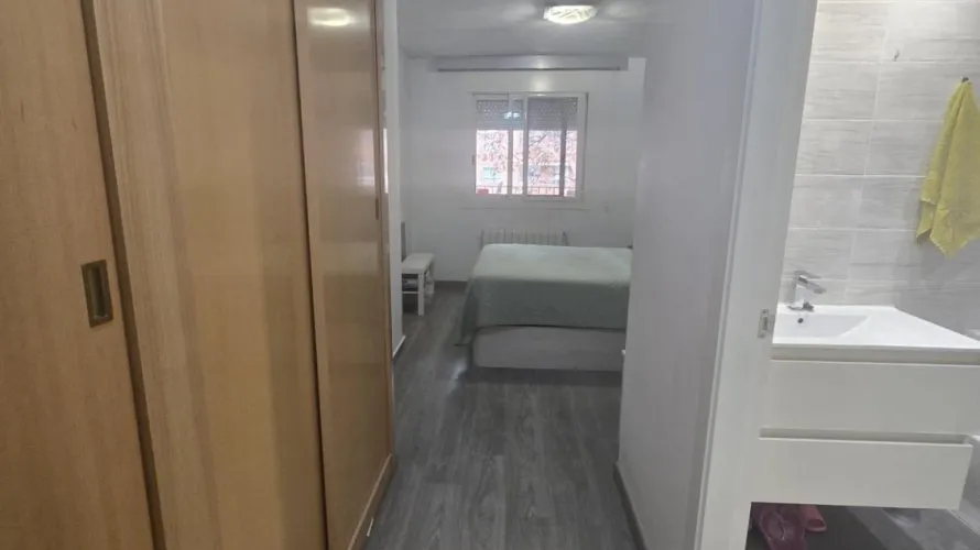 Apartamento de 4 dormitorios en Paterna, Spain No. 1457 № 9