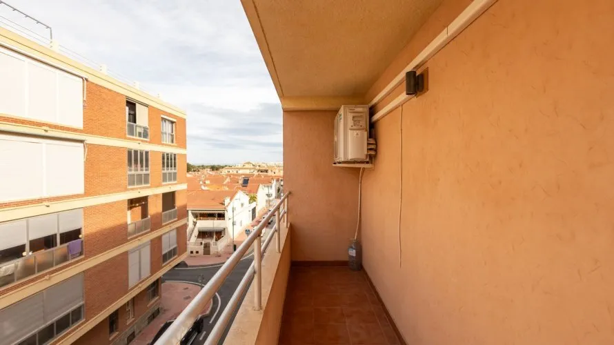 Apartamento de 89m² en Torrevieja, Spain No. 2841