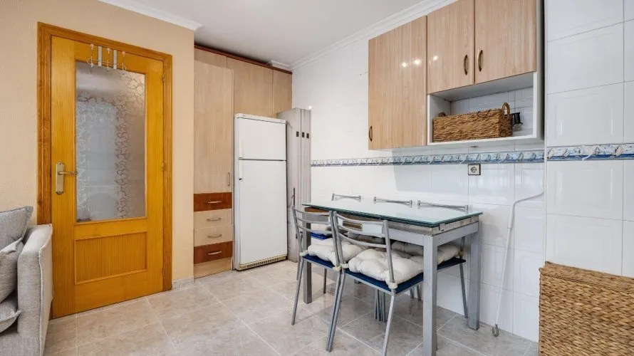 Apartamento de 2 dormitorios en Torrevieja, Spain No. 2756 № 17