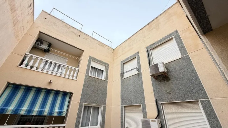 Apartamento de 1 dormitorio en Torrevieja, Spain No. 2728 № 3