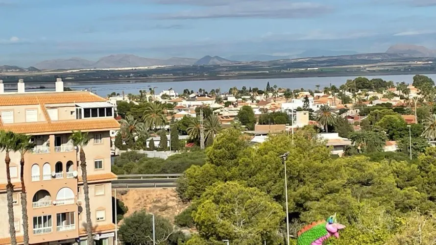 Apartamento de 2 dormitorios en Torrevieja, Spain No. 2685 № 9