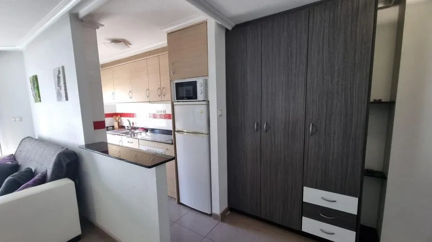 Apartamento de 2 dormitorios en Torrevieja, Spain No. 2657 № 1