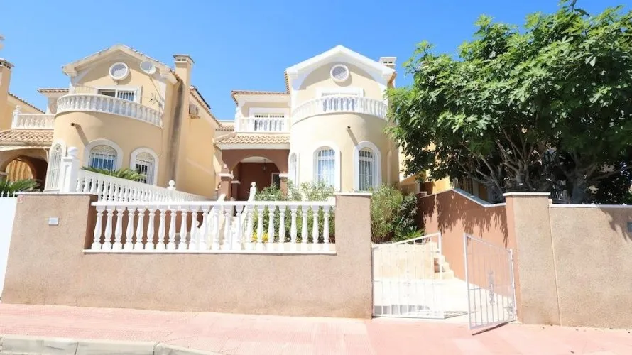 Apartamento de 3 dormitorios en Campoamor, Spain No. 1530 № 18