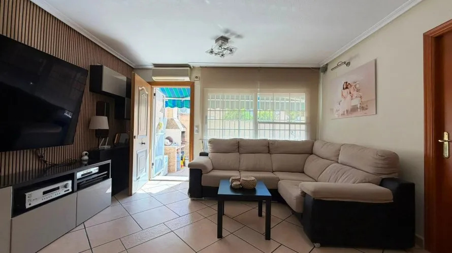 Сasa de 3 dormitorios en Torrevieja, Spain No. 1534 № 17
