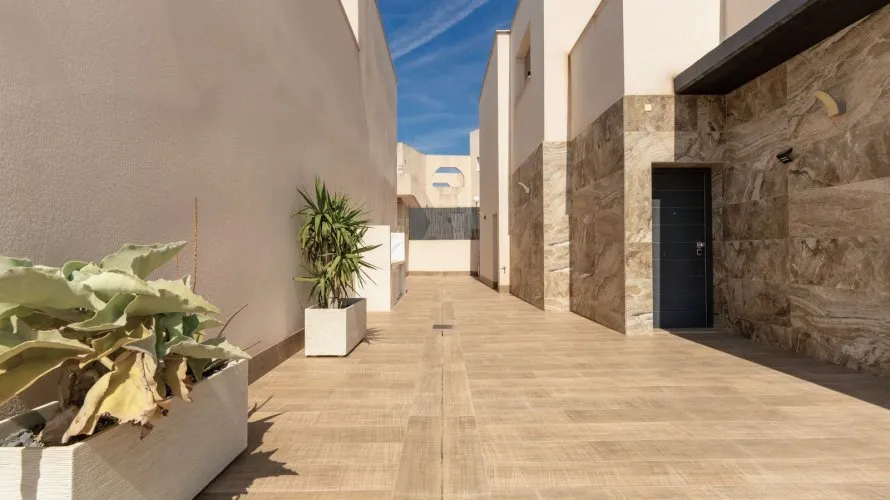 Villa de 210m² en San Miguel de Salinas, Spain No. 1514 № 9