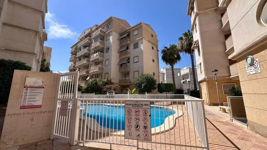 Apartamento de 2 dormitorios en Torrevieja, Spain No. 1438 № 2
