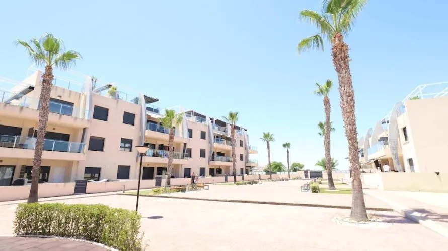 Apartamento de 2 dormitorios en Pilar de la Horadada, Spain No. 1531