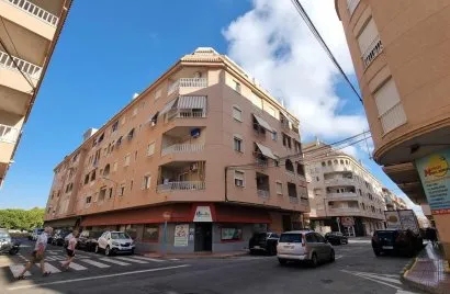 Apartamento de 2 dormitorios en Torrevieja, Spain No. 2682