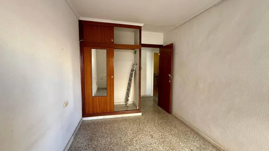 Apartamento de 3 dormitorios en Torrevieja, Spain No. 2705