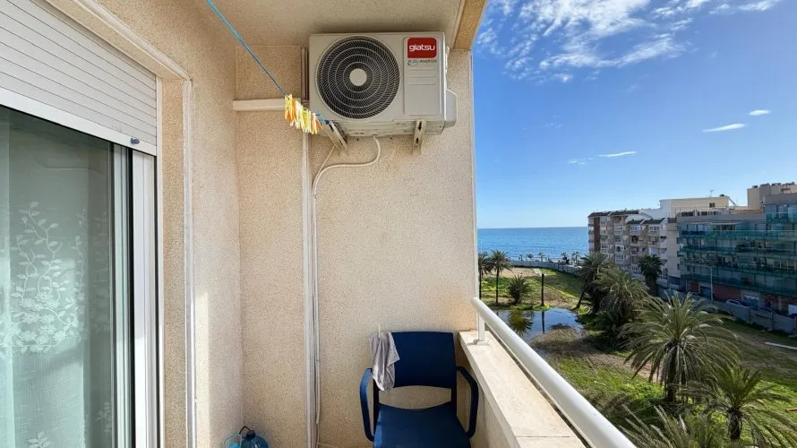Apartamento de 2 dormitorios en Torrevieja, Spain No. 2729 № 2