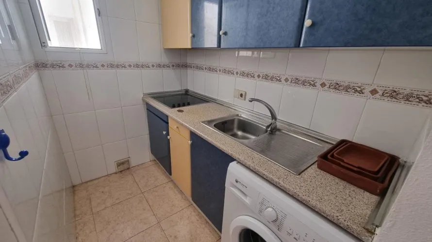 Apartamento de 2 dormitorios en Torrevieja, Spain No. 2812 № 6