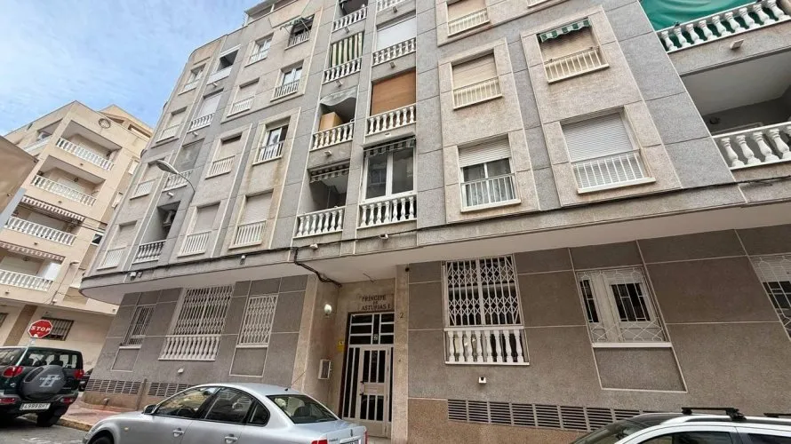 Apartamento de 1 dormitorio en Torrevieja, Spain No. 2737