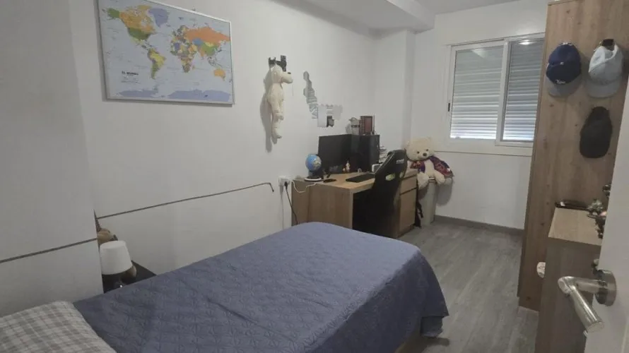 Apartamento de 4 dormitorios en Paterna, Spain No. 1457 № 14