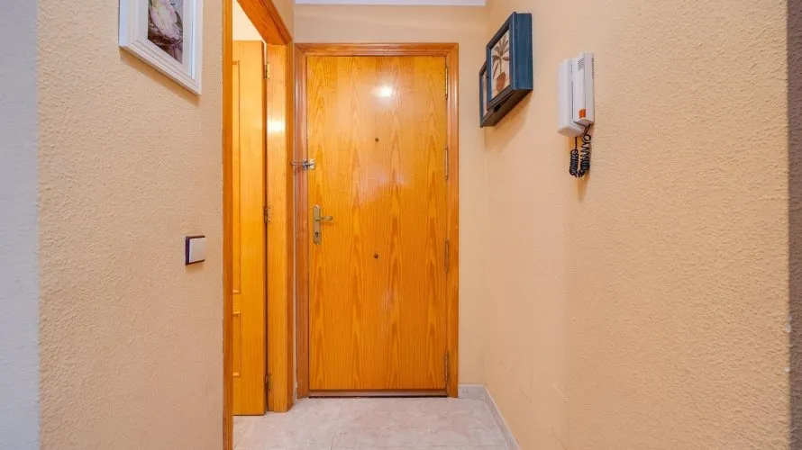 Apartamento de 2 dormitorios en Torrevieja, Spain No. 2756 № 8