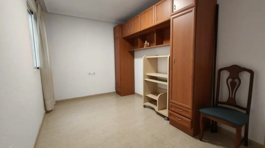 Apartamento de 2 dormitorios en Torrevieja, Spain No. 2835
