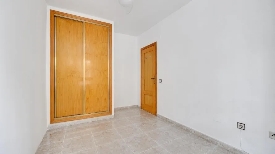 Apartamento de 2 dormitorios en Torrevieja, Spain No. 2756 № 6