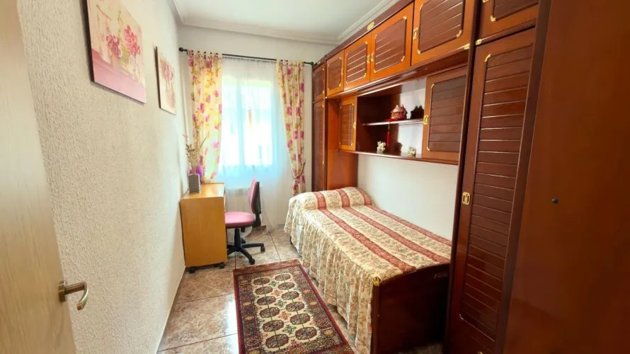 Apartamento de 1 dormitorio en Mieres, Spain No. 2824 № 5