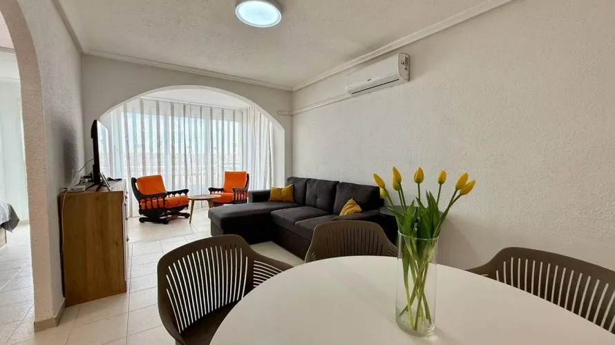 Apartamento de 2 dormitorios en Torrevieja, Spain No. 2692 № 21
