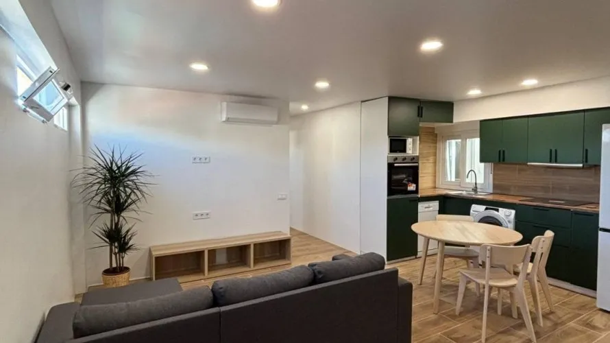 Apartamento de 3 dormitorios en Manises, Spain No. 2785