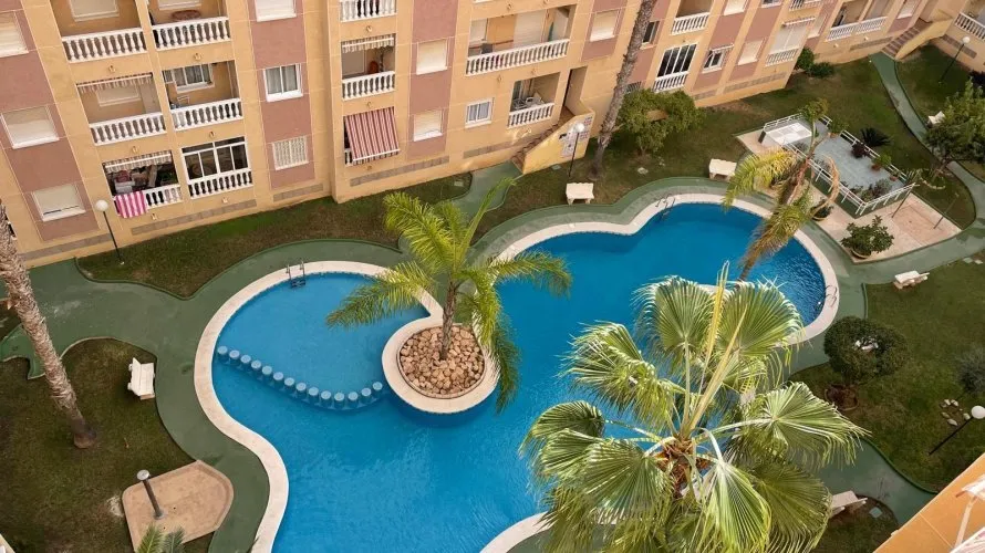 Apartamento de 2 dormitorios en Torrevieja, Spain No. 2685 № 28