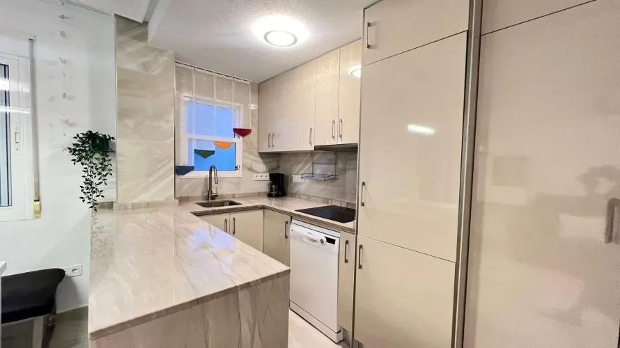 Apartamento de 60m² en Torrevieja, Spain No. 2702 № 6