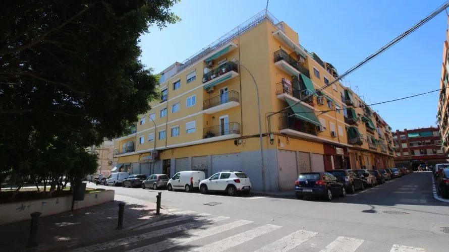 Apartamento de 2 dormitorios en Alicante, Spain No. 2662 № 2