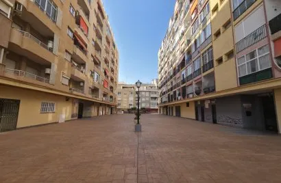Apartamento de 3 dormitorios en Torrevieja, Spain No. 2859