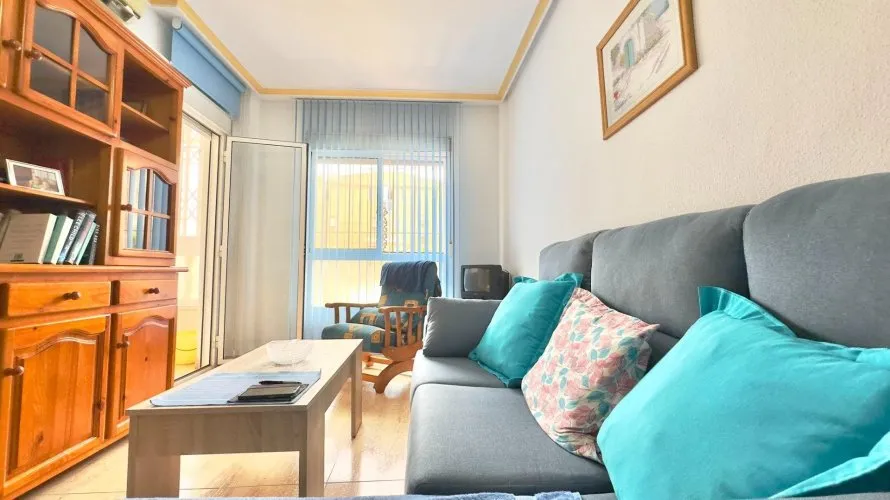 Apartamento de 1 dormitorio en Torrevieja, Spain No. 2821 № 1