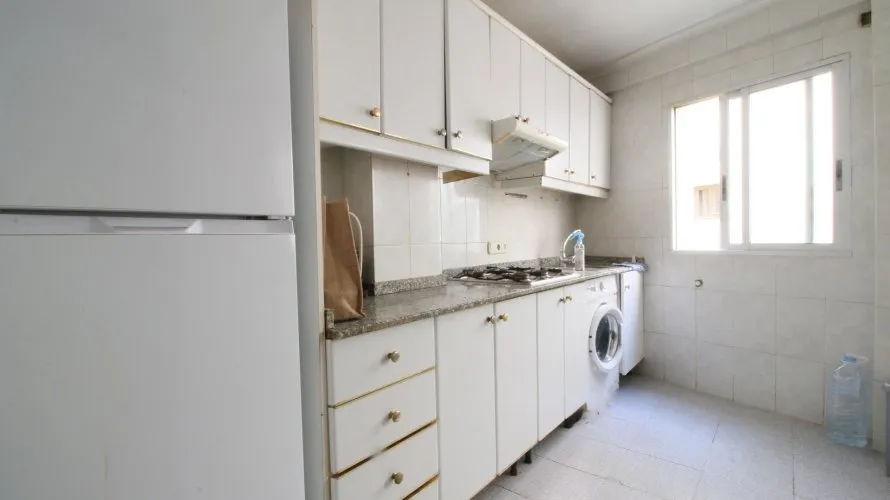 Apartamento de 2 dormitorios en Alicante, Spain No. 1545 № 12
