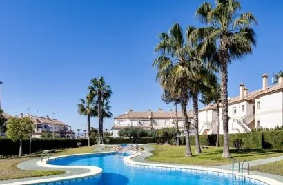 Сasa de 2 dormitorios en Torrevieja, Spain No. 2726