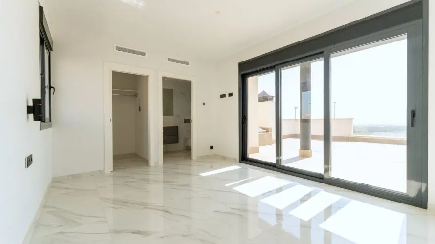 Villa de 210m² en San Miguel de Salinas, Spain No. 1514 № 17