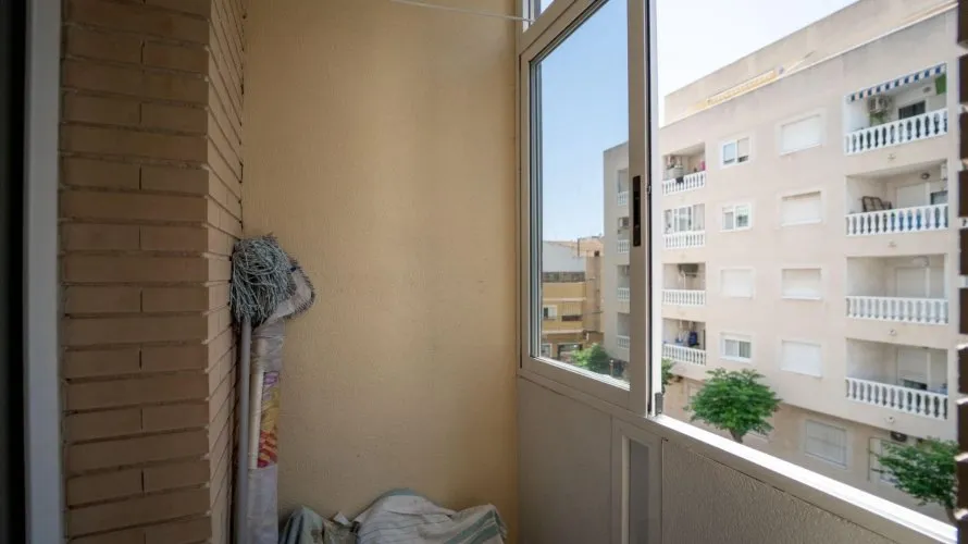 Apartamento de 2 dormitorios en Torrevieja, Spain No. 2673 № 4