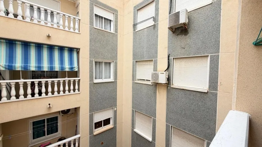 Apartamento de 1 dormitorio en Torrevieja, Spain No. 2728 № 4