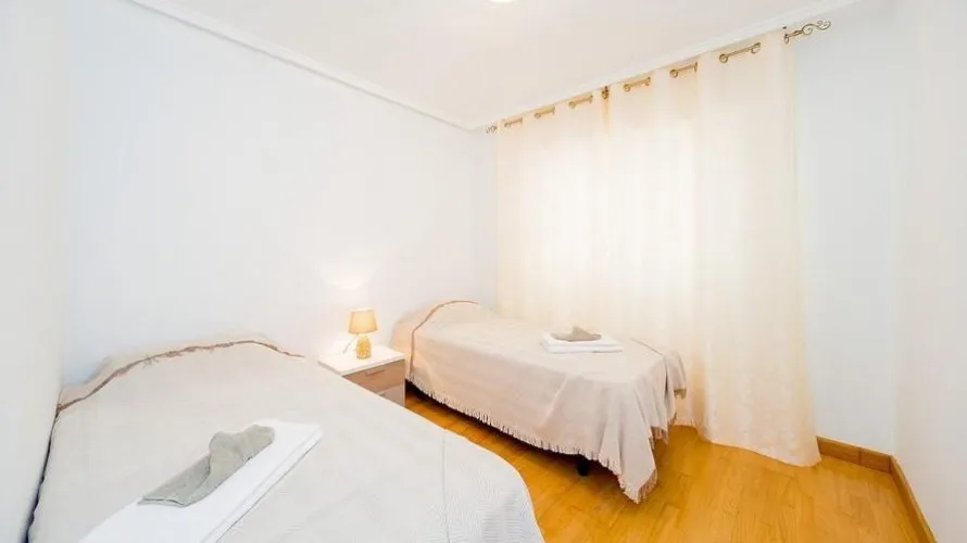 Apartamento de 2 dormitorios en Torrevieja, Spain No. 2838